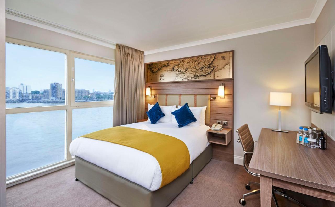 Doubletree By Hilton London - Docklands Riverside Экстерьер фото